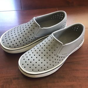 Native Water Shoes, Youth Size 2